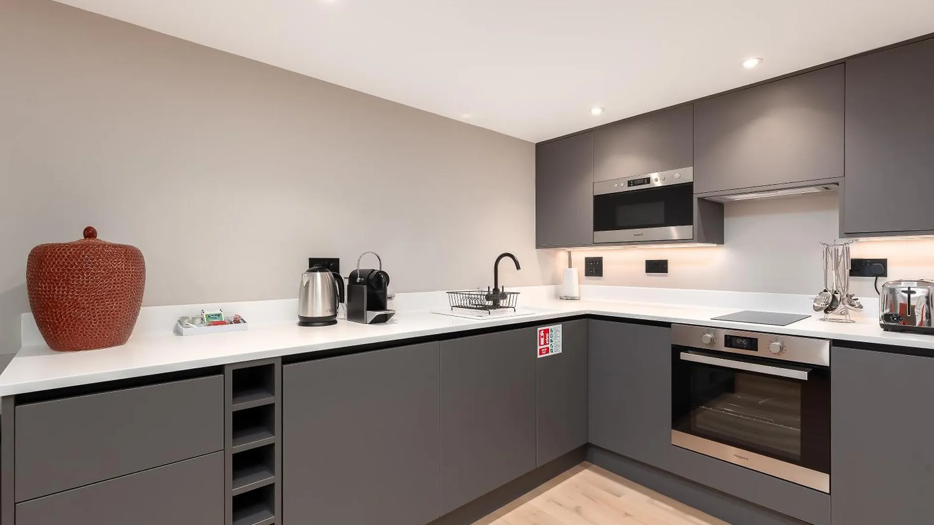 Destiny Scotland George IV Apartments Edinburgh 0*,