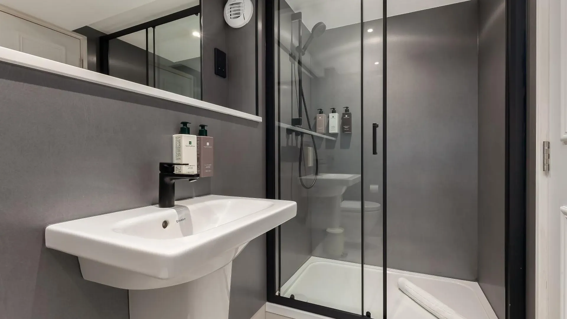 Destiny Scotland George IV Apartments Edinburgh