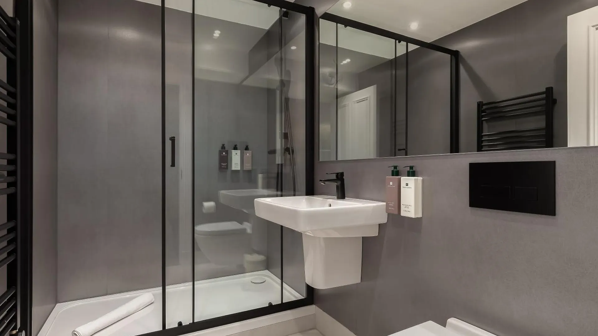 Destiny Scotland George IV Apartments Edinburgh
