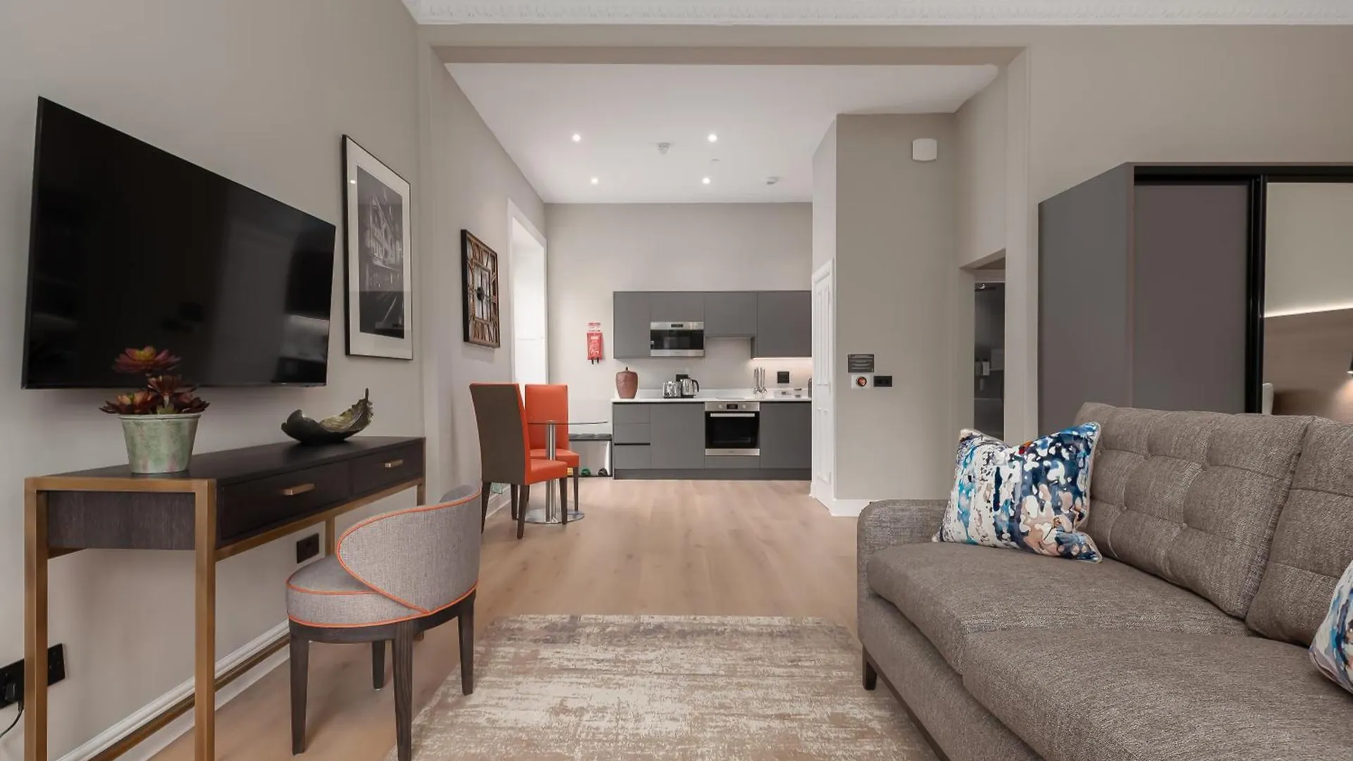 Destiny Scotland George IV Apartments Edinburgh United Kingdom
