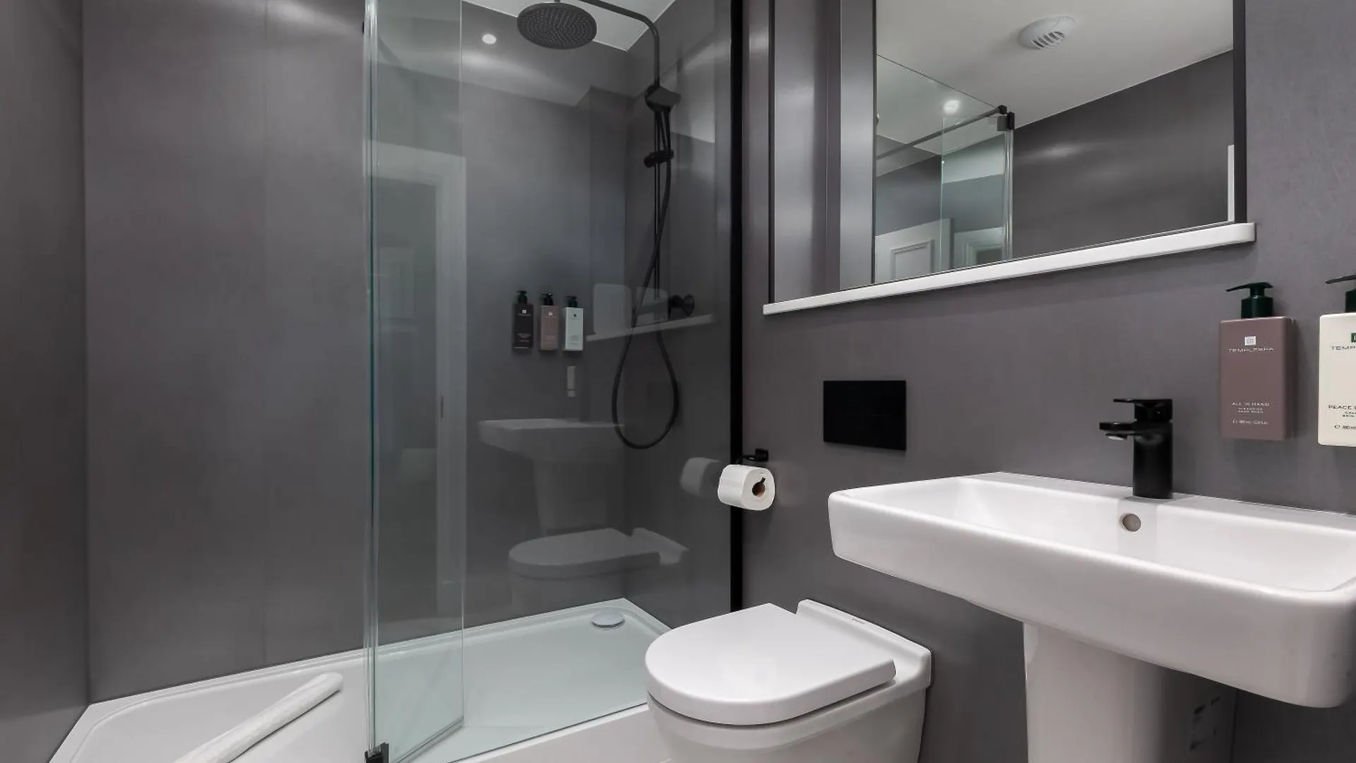 Destiny Scotland George IV Apartments Edinburgh 0*,  United Kingdom
