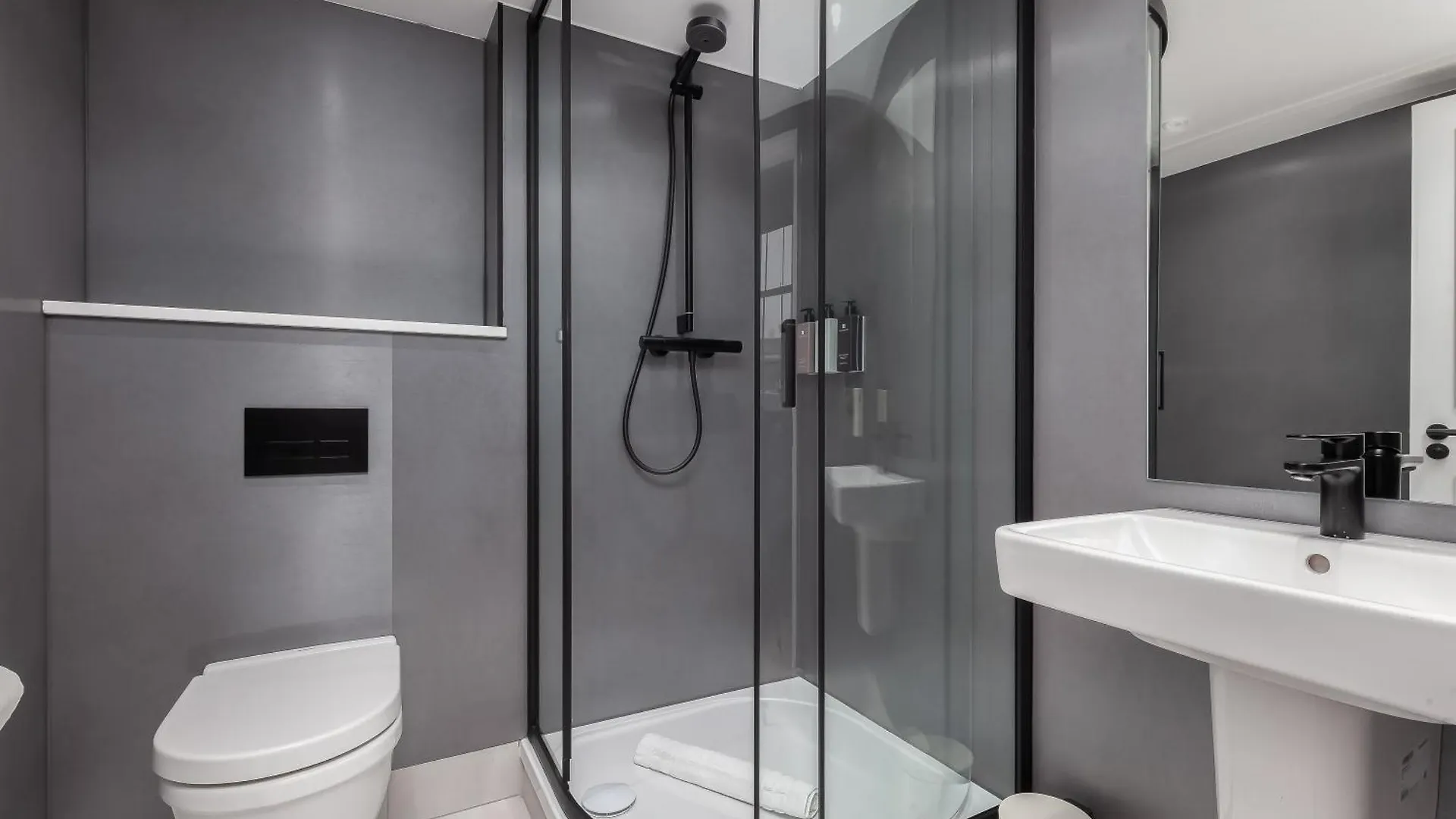 Destiny Scotland George IV Apartments Edimburgo