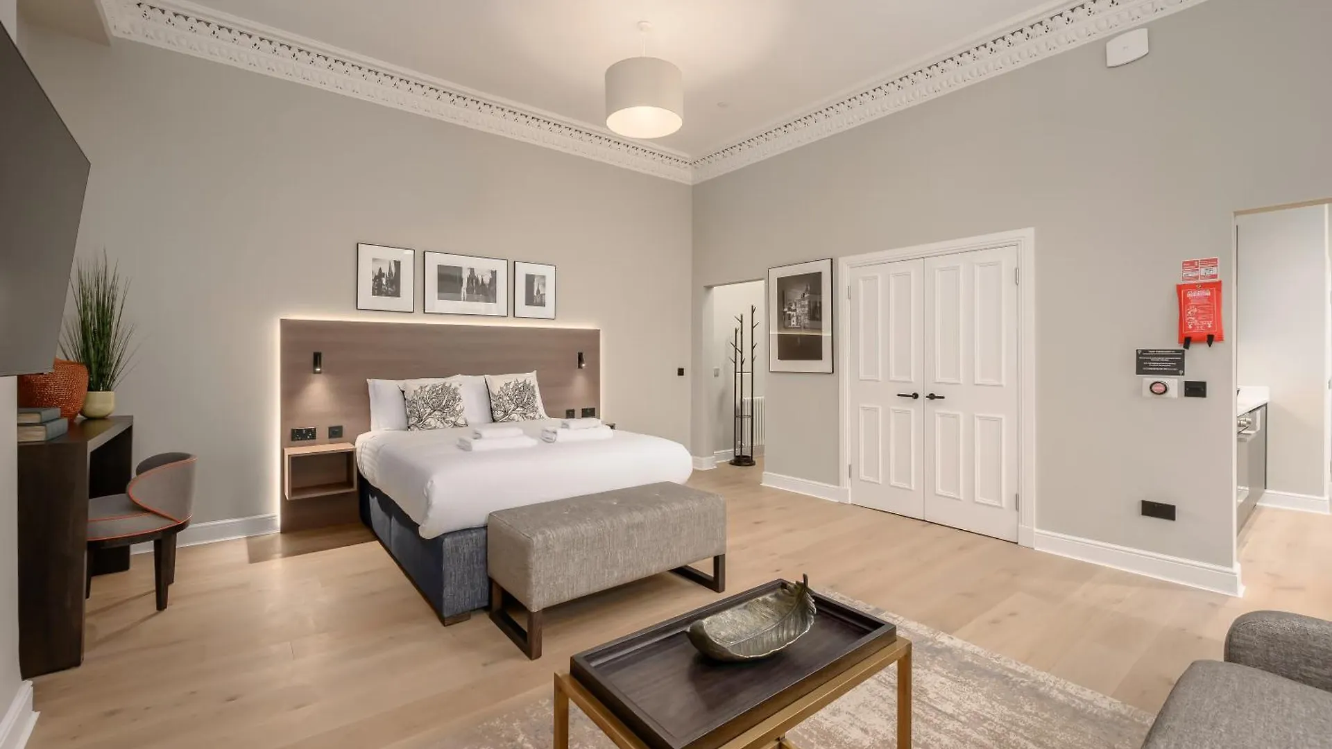 Destiny Scotland George IV Apartments Edimburgo